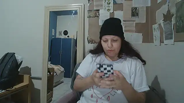 Snapshot of bbyedarling chatting on October 16, 2025, 2:45 am bbyedarling online show from October 16, 2025, 2:45 am