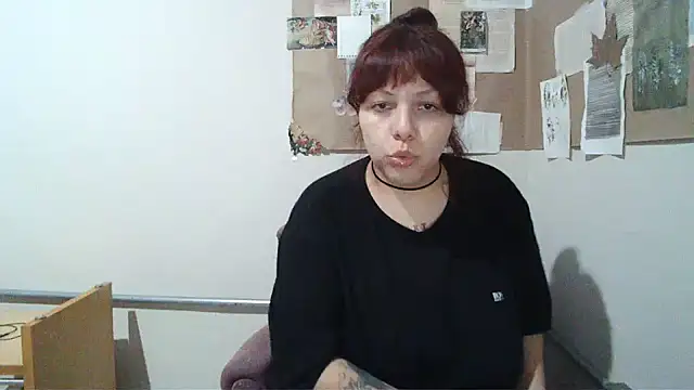 Snapshot of bbyedarling chatting on February 15, 2026, 1:35 am bbyedarling online show from February 15, 2026, 1:35 am