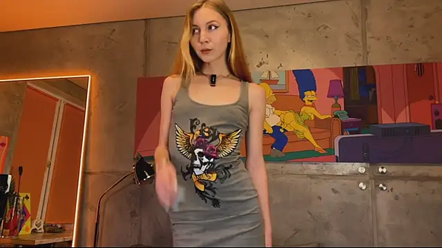 izi-fox online show from October 8, 2025, 4:04 pm