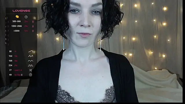 TinaWince online show from December 22, 2024, 5:01 am