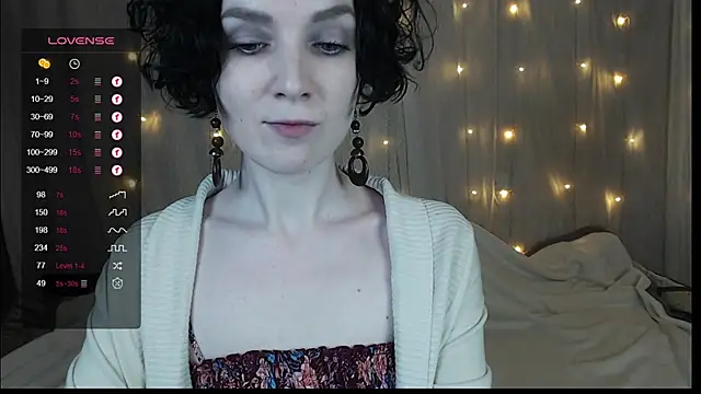 TinaWince online show from December 29, 2024, 4:59 am