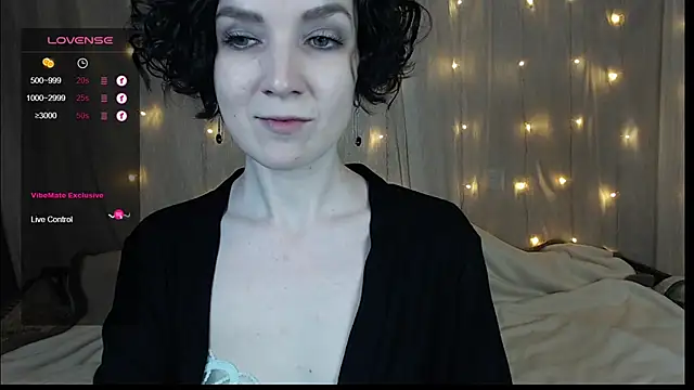 TinaWince online show from January 4, 2025, 4:55 am