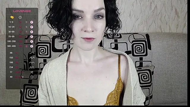 TinaWince online show from February 12, 2025, 5:37 am