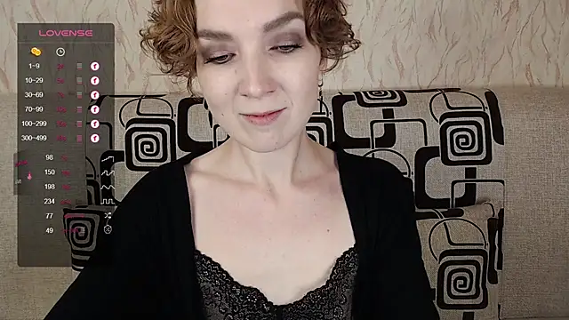 TinaWince online show from September 28, 2025, 4:40 am