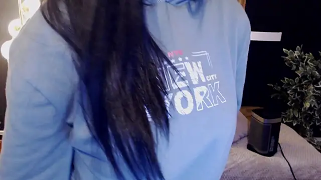 Snapshot of dafne_bss chatting on March 18, 2025, 8:36 am dafne bss online show from March 18, 2025, 8:36 am