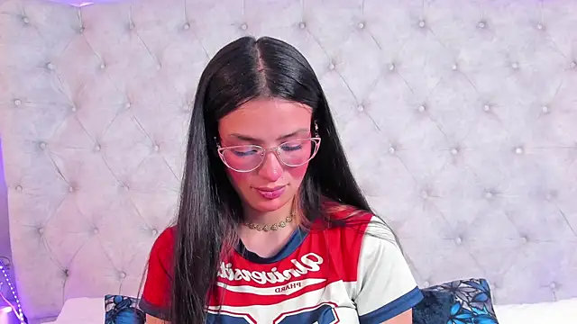 Snapshot of dafne_bss chatting on July 9, 2026, 3:54 am dafne bss online show from July 9, 2026, 3:54 am