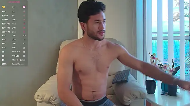 Valentinoford online show from February 26, 2025, 11:04 pm