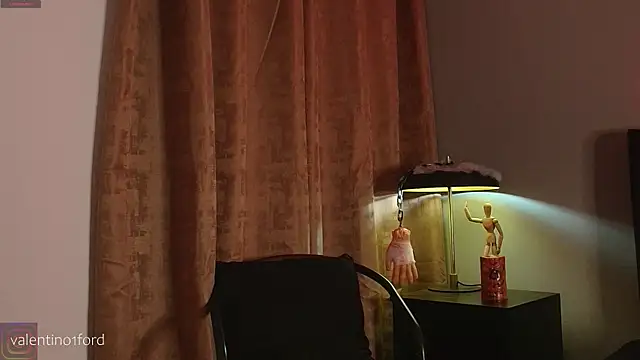 Valentinoford online show from October 22, 2025, 7:35 pm