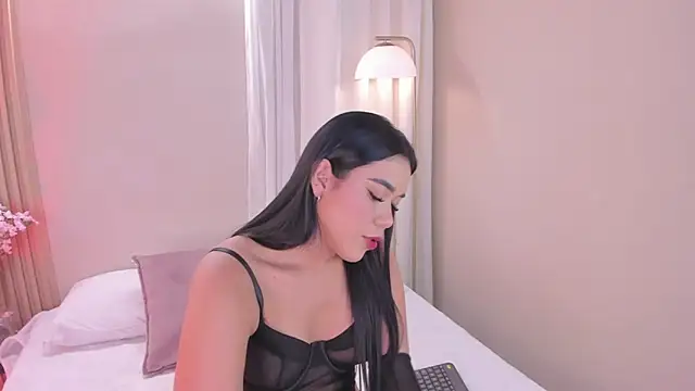 Snapshot of mara_brooks chatting on December 2, 2025, 8:37 pm mara brooks online show from December 2, 2025, 8:37 pm