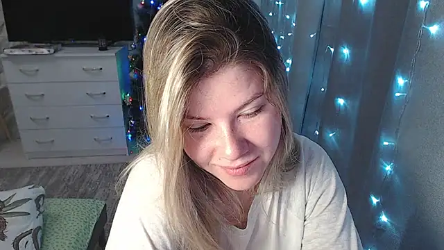 Snapshot of MelissaXKinky chatting on January 13, 2025, 2:18 am MelissaXKinky online show from January 13, 2025, 2:18 am