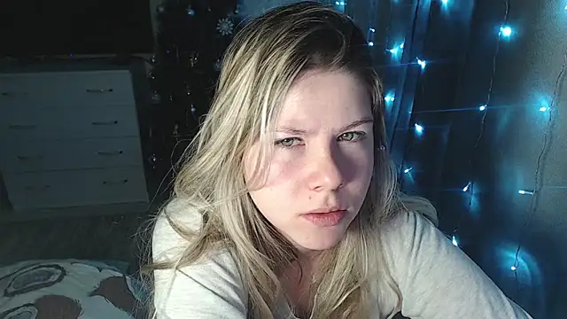 Snapshot of MelissaXKinky chatting on January 13, 2025, 9:20 pm MelissaXKinky online show from January 13, 2025, 9:20 pm