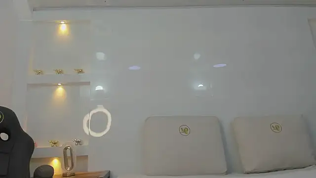 Dalia-Prada online show from April 16, 2026, 3:29 am