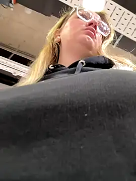 Teya moon  online show from December 14, 2025, 11:15 am