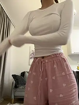 Snapshot of Ketitull chatting on February 5, 2025, 6:37 pm Ketitull online show from February 5, 2025, 6:37 pm