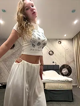 Snapshot of Ketitull chatting on September 10, 2025, 4:23 am Ketitull online show from September 10, 2025, 4:23 am