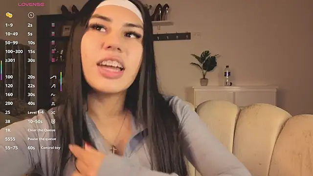 Chanttall  online show from September 26, 2025, 3:21 am