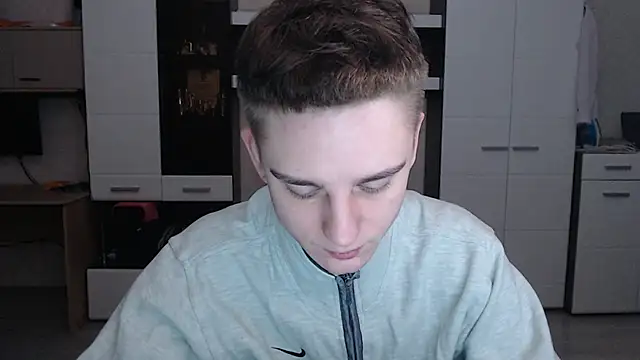 angryzan online show from December 24, 2024, 4:22 am