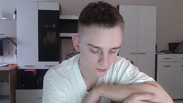 angryzan online show from January 15, 2025, 10:06 am