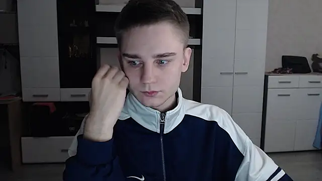 angryzan online show from February 3, 2025, 4:04 am