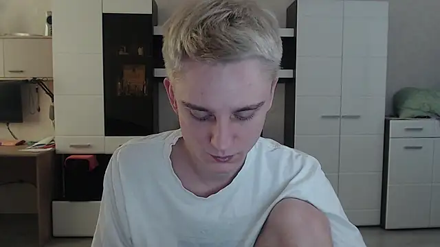 angryzan online show from February 27, 2025, 9:11 am