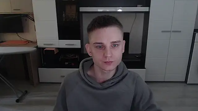 angryzan online show from October 3, 2025, 4:53 am