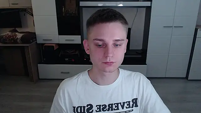 angryzan online show from October 7, 2025, 8:22 am