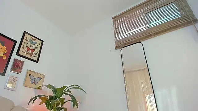 SofiMeza online show from July 16, 2026, 12:22 pm