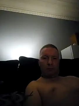 Snapshot of walker1979 chatting on September 12, 2025, 10:32 pm walker1979 online show from September 12, 2025, 10:32 pm