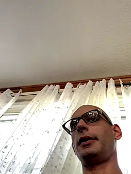 hailzeffn online show from September 28, 2025, 3:17 pm