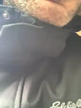 Snapshot of hailzeffn chatting on December 22, 2025, 5:10 pm hailzeffn online show from December 22, 2025, 5:10 pm