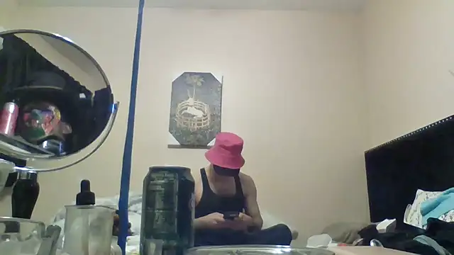 Snapshot of hailzeffn chatting on May 12, 2026, 12:35 pm hailzeffn online show from May 12, 2026, 12:35 pm