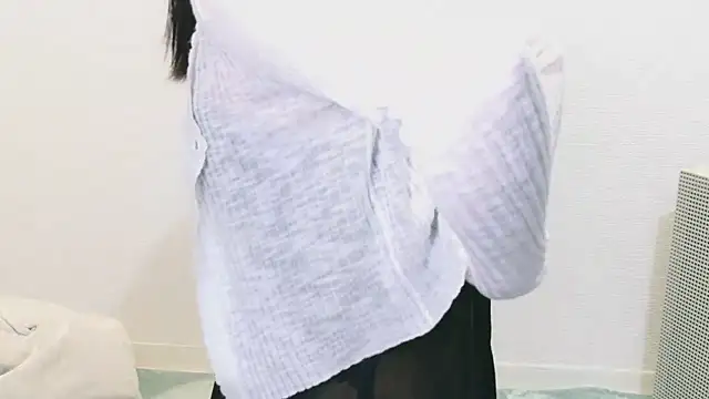 YUTSU KI online show from September 28, 2025, 4:18 am