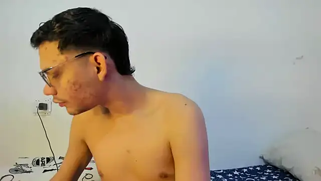 Snapshot of Diego-Monsalve chatting on October 4, 2025, 10:41 pm Diego-Monsalve online show from October 4, 2025, 10:41 pm