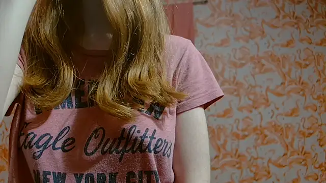 strawberrysmoothie online show from December 12, 2024, 1:32 am