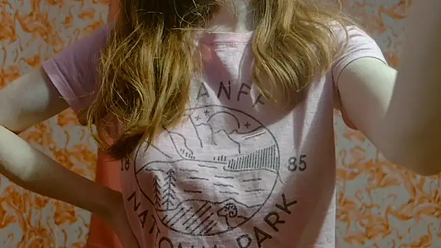 strawberrysmoothie online show from December 25, 2024, 4:01 am