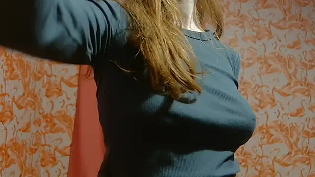 strawberrysmoothie online show from January 4, 2025, 11:27 pm