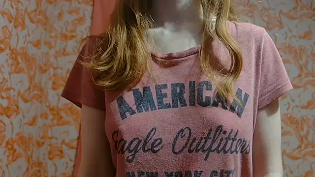 strawberrysmoothie online show from January 19, 2025, 4:44 am