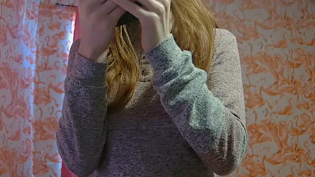 strawberrysmoothie online show from February 23, 2025, 8:22 pm