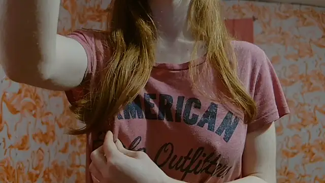 strawberrysmoothie online show from March 17, 2025, 1:14 am