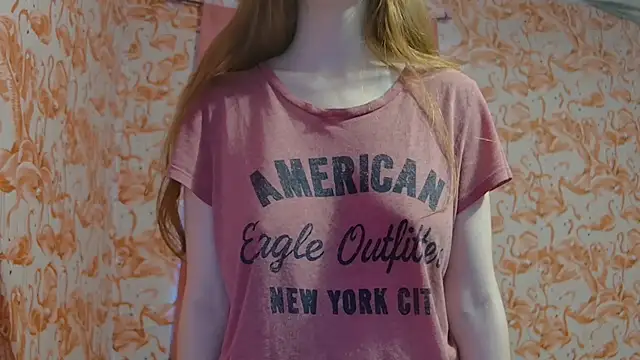 strawberrysmoothie online show from September 30, 2025, 8:25 pm