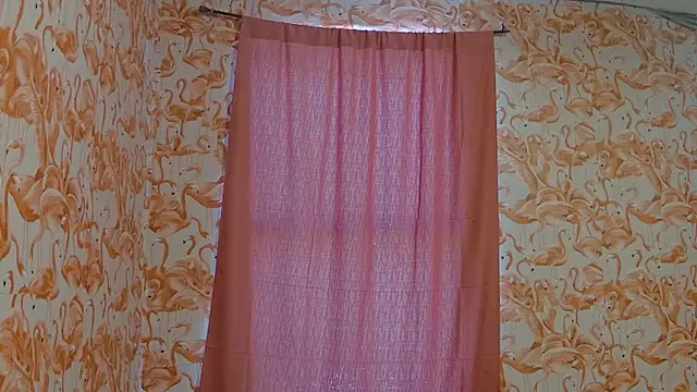 strawberrysmoothie online show from October 14, 2025, 6:42 pm