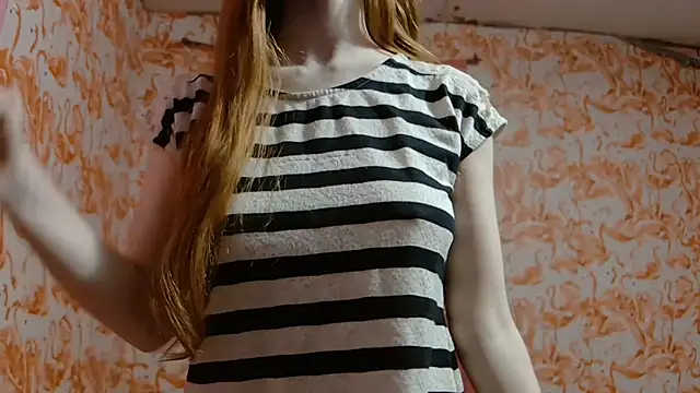 strawberrysmoothie online show from November 17, 2025, 1:33 am