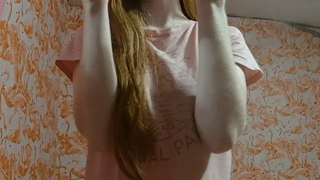 strawberrysmoothie online show from December 14, 2025, 10:36 pm