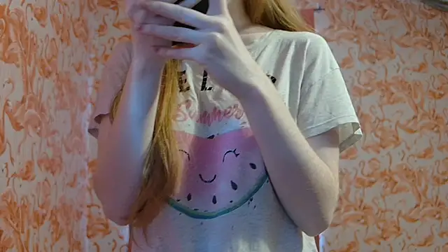 strawberrysmoothie online show from January 13, 2026, 8:03 pm