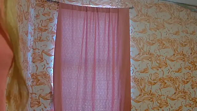 strawberrysmoothie online show from March 25, 2026, 7:31 pm