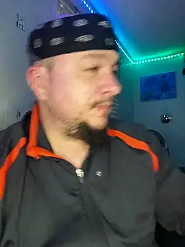 Snapshot of Spunonymous chatting on February 26, 2025, 12:14 pm Spunonymous online show from February 26, 2025, 12:14 pm