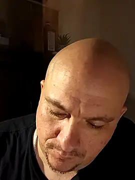 Snapshot of Spunonymous chatting on December 1, 2025, 3:11 am Spunonymous online show from December 1, 2025, 3:11 am