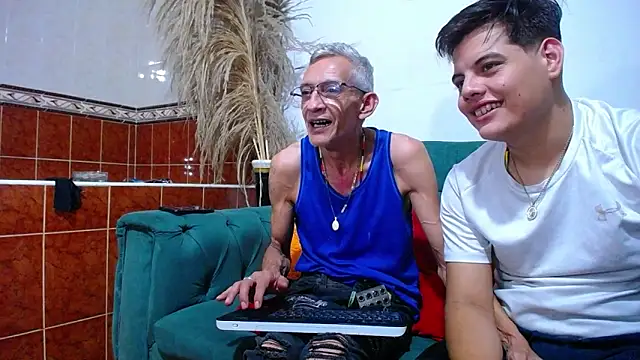 Leon hot X online show from January 24, 2025, 10:41 pm