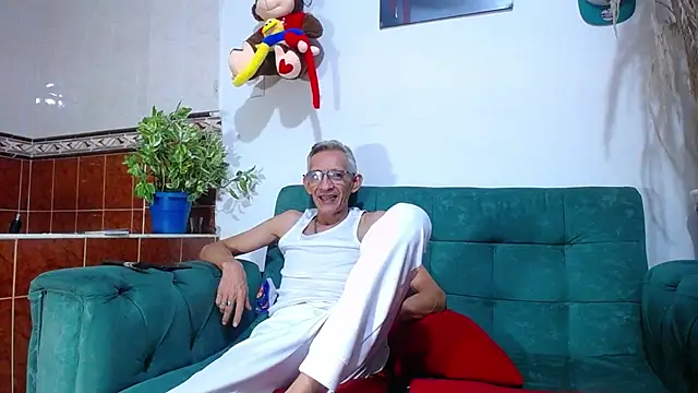 Leon hot X online show from February 23, 2025, 9:26 pm