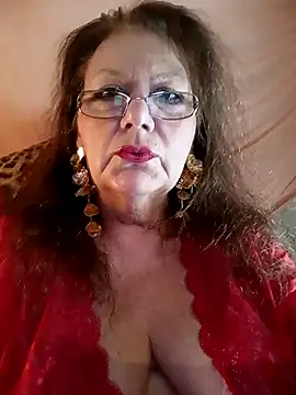 Snapshot of Snezhana chatting on October 6, 2025, 3:53 pm Snezhana online show from October 6, 2025, 3:53 pm